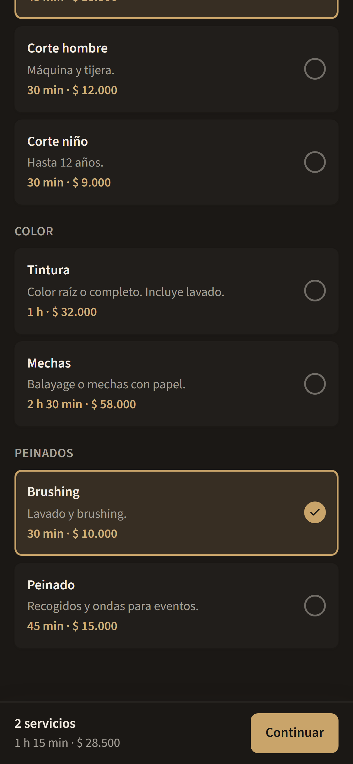 Dos servicios elegidos, con la duración y el precio total.